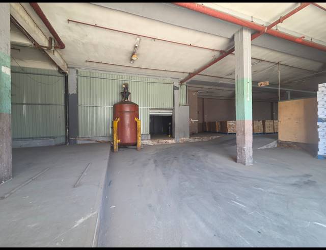 7,600M² WAREHOUSE FOR SALE IN JACOBS